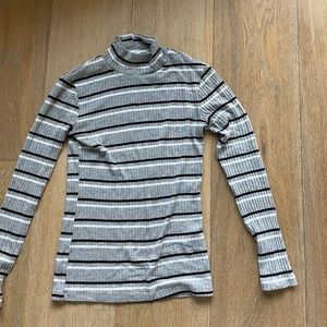 Frame turtleneck